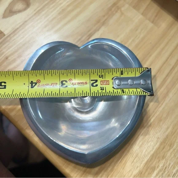 NAMBÉ HEART RING/TRINKET HOLDER BY SEAN O’HARA (2019) - Picture 5 of 5